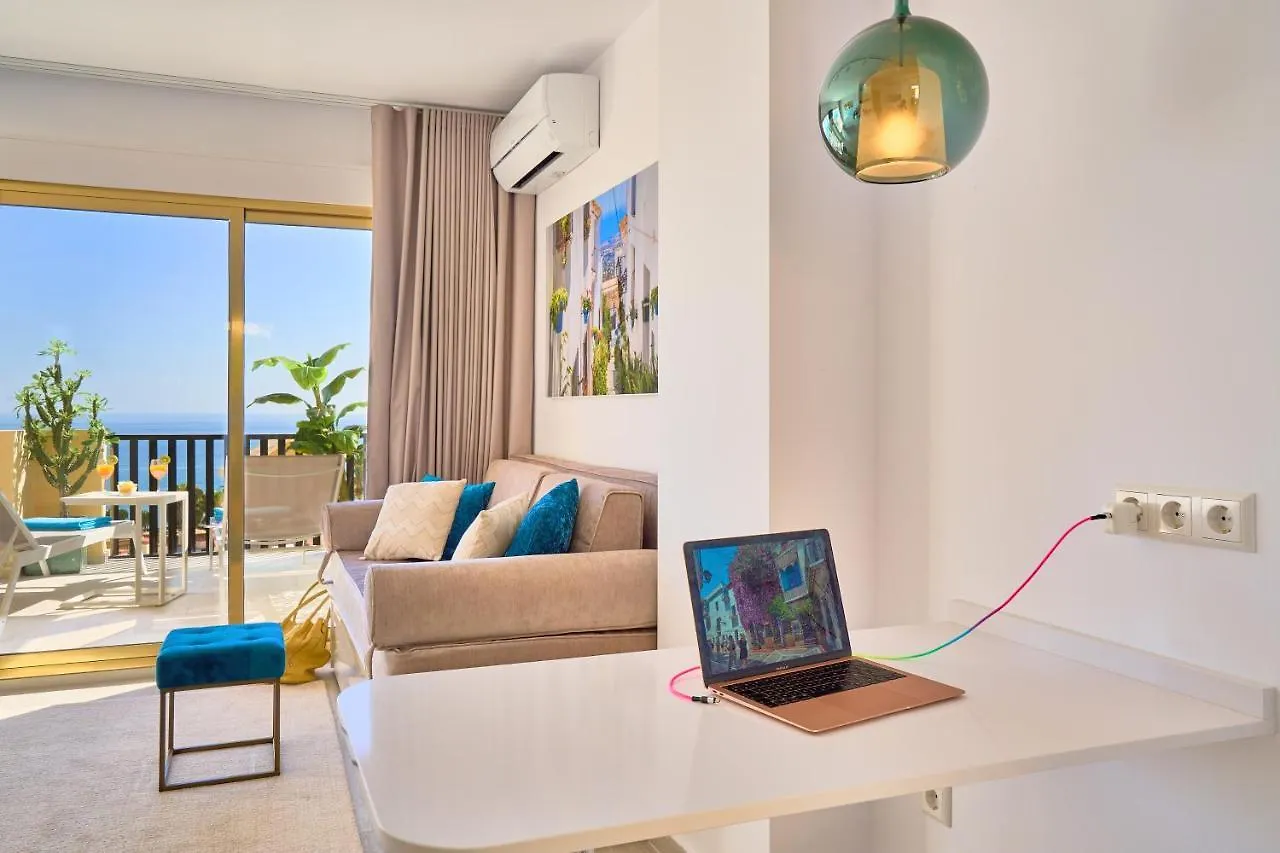 Honeymoon Corner Suite, Sun-All-Day Terrace On The Best Beach Of Marbella Apartment