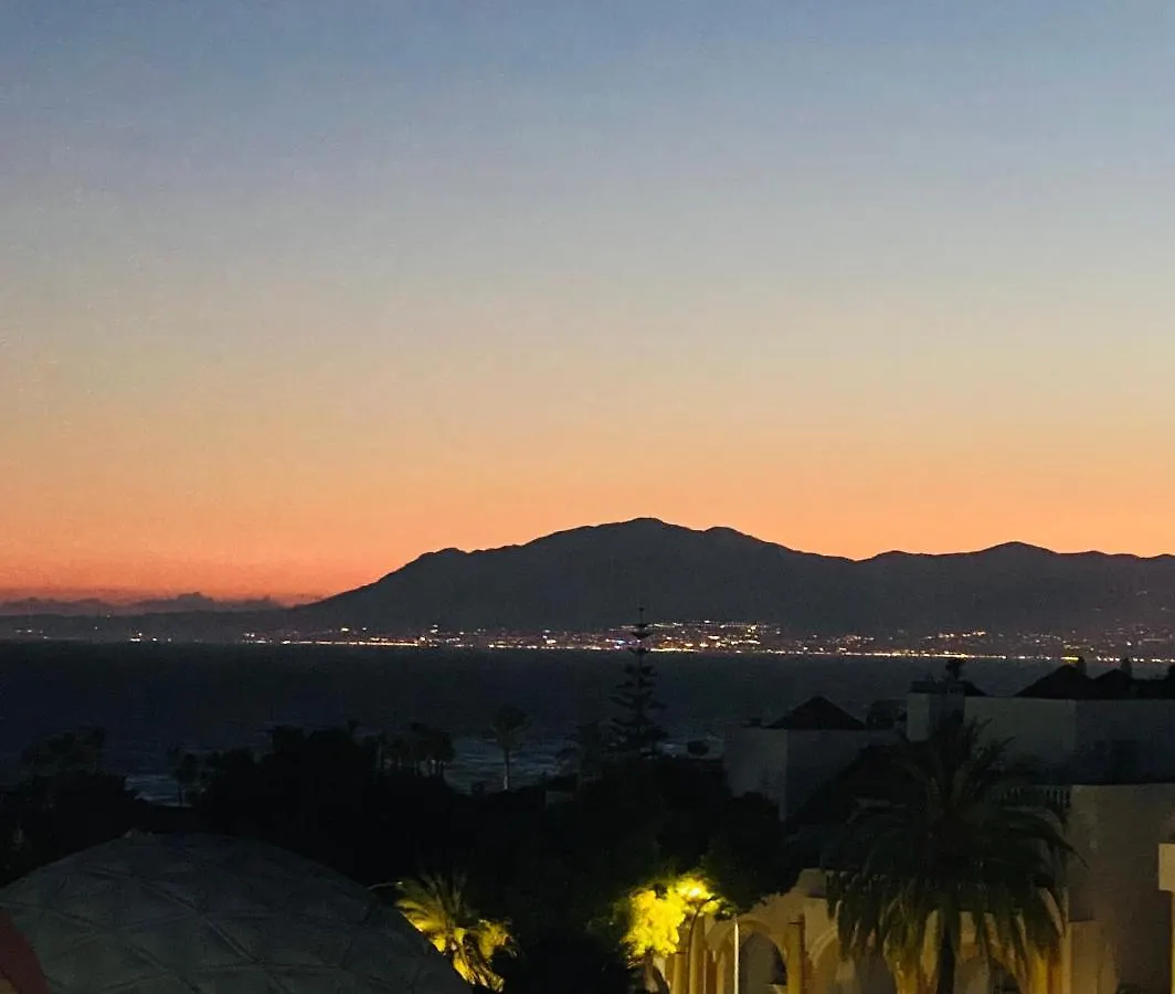 Honeymoon Corner Suite, Sun-All-Day Terrace On The Best Beach Of Marbella Apartment